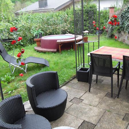bed&breakfast in Flüh Hofstetten-Fluh Habitación foto